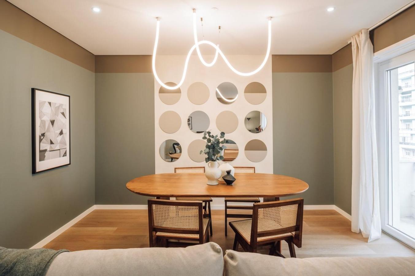 Apartment Harlem - 2 Bedrooms & Office In Alvalade *