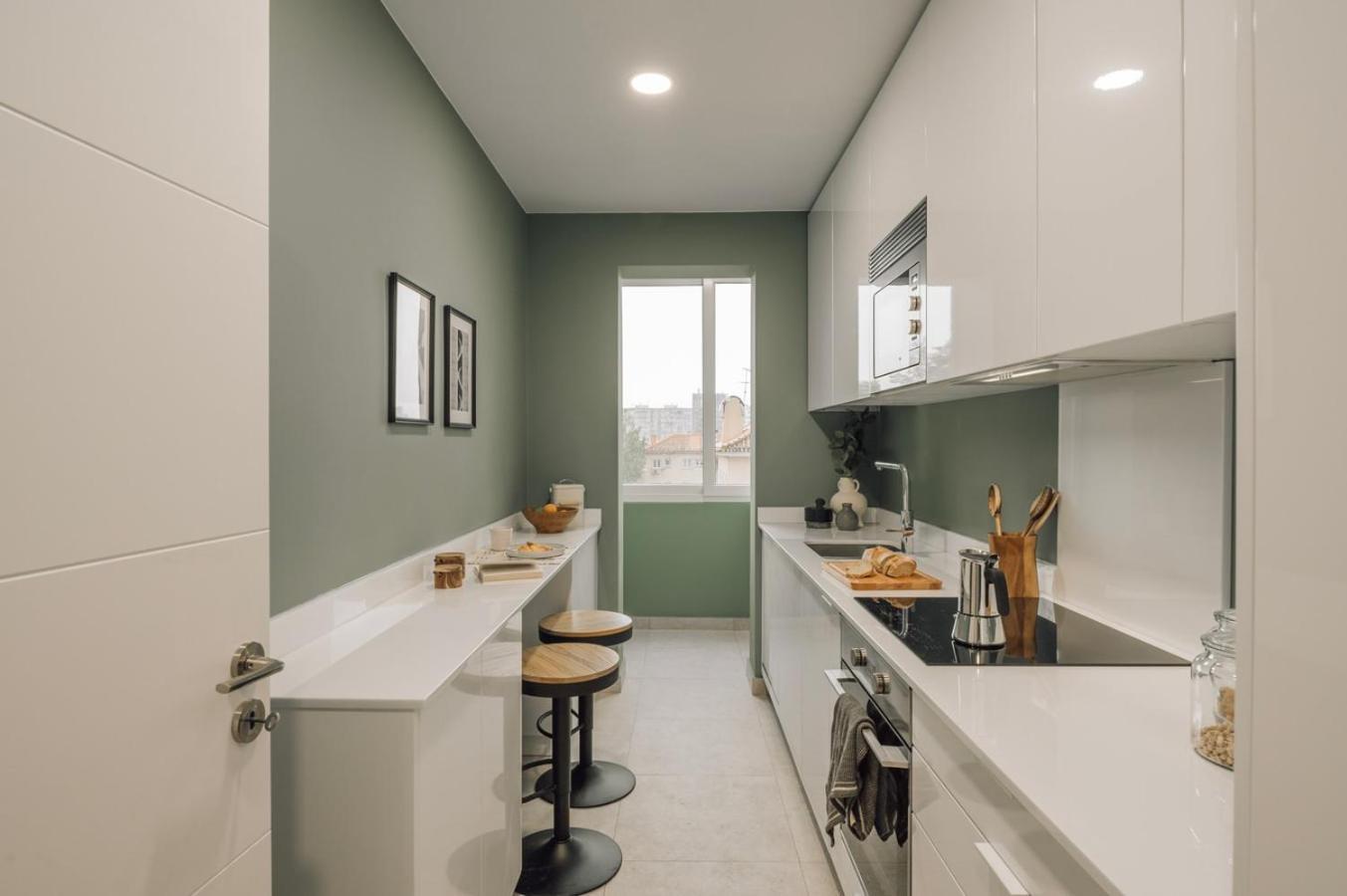 Harlem - 2 Bedrooms & Office In Alvalade *
